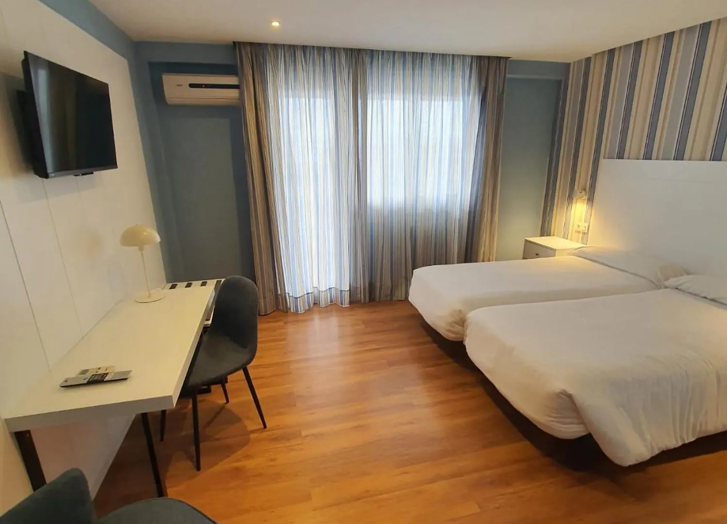 Hotel La Barracuda Torremolinos 3*,  Španělsko